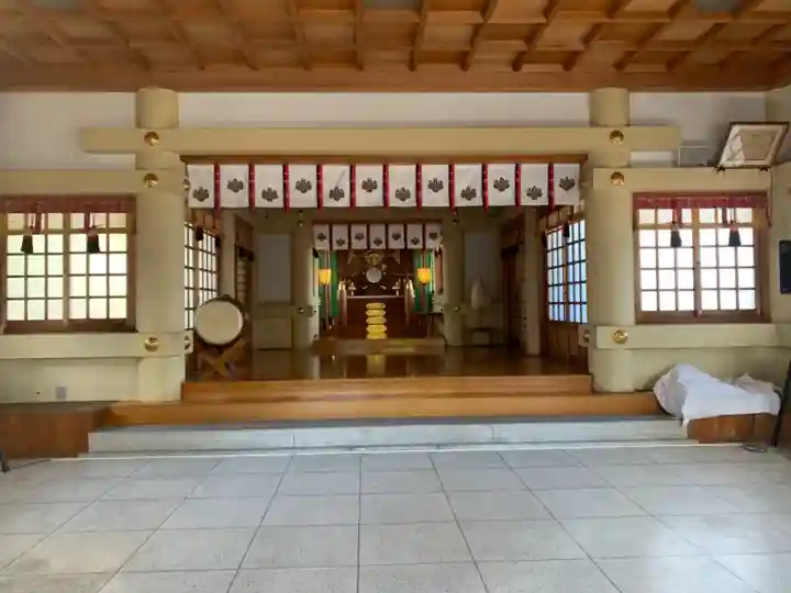 六所社(下飯田)の本殿・本堂