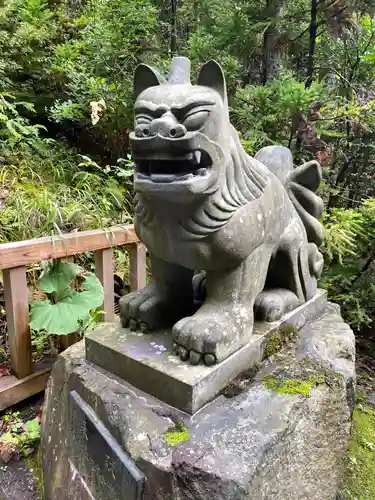 真山神社の狛犬