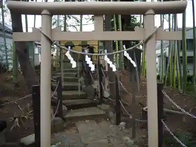 東新町氷川神社の鳥居