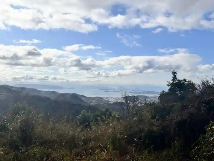 木華佐久耶比咩神社の{uncategorized: "未分類", other: "その他", undefined: "問題あり", building: "その他建物", grave: "お墓", sacred_gate: "鳥居", guardian: "狛犬", statue: "像", buddha: "仏像", history: "歴史", nature: "自然", garden: "庭園", animal: "動物", pagoda: "塔", temizu: "手水舎", mountain_gate: "山門・神門", sanctuary: "本殿・本堂", subordinate: "末社・摂社", art: "芸術", scenery: "景色", jizo: "地蔵", ema: "絵馬", goshuin: "御朱印", omikuji: "おみくじ", items: "授与品その他", amulet: "お守り", goshuincho: "御朱印帳", eats: "食事", festival: "お祭り", votive_dance: "神楽", shichigosan: "七五三参", wedding: "結婚式", experience: "体験その他", initially: "初詣", around: "周辺", anti_infection: "感染症対策"}