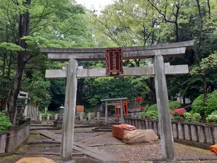 根津神社の鳥居