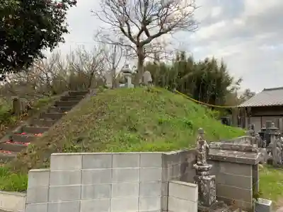 経塚堂のその他建物