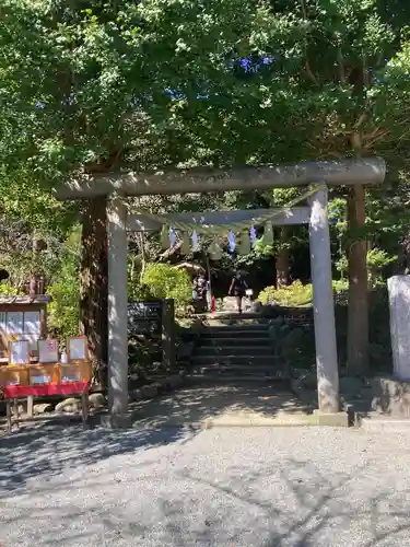 葛原岡神社の鳥居