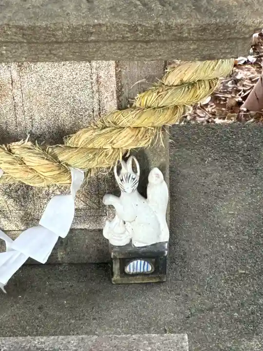対面石八幡神社の{uncategorized: "未分類", other: "その他", undefined: "問題あり", building: "その他建物", grave: "お墓", sacred_gate: "鳥居", guardian: "狛犬", statue: "像", buddha: "仏像", history: "歴史", nature: "自然", garden: "庭園", animal: "動物", pagoda: "塔", temizu: "手水舎", mountain_gate: "山門・神門", sanctuary: "本殿・本堂", subordinate: "末社・摂社", art: "芸術", scenery: "景色", jizo: "地蔵", ema: "絵馬", goshuin: "御朱印", omikuji: "おみくじ", items: "授与品その他", amulet: "お守り", goshuincho: "御朱印帳", eats: "食事", festival: "お祭り", votive_dance: "神楽", shichigosan: "七五三参", wedding: "結婚式", experience: "体験その他", initially: "初詣", around: "周辺", anti_infection: "感染症対策"}