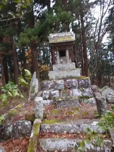 宇奈己呂和気神社の末社