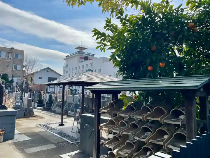 愛染院の{uncategorized: "未分類", other: "その他", undefined: "問題あり", building: "その他建物", grave: "お墓", sacred_gate: "鳥居", guardian: "狛犬", statue: "像", buddha: "仏像", history: "歴史", nature: "自然", garden: "庭園", animal: "動物", pagoda: "塔", temizu: "手水舎", mountain_gate: "山門・神門", sanctuary: "本殿・本堂", subordinate: "末社・摂社", art: "芸術", scenery: "景色", jizo: "地蔵", ema: "絵馬", goshuin: "御朱印", omikuji: "おみくじ", items: "授与品その他", amulet: "お守り", goshuincho: "御朱印帳", eats: "食事", festival: "お祭り", votive_dance: "神楽", shichigosan: "七五三参", wedding: "結婚式", experience: "体験その他", initially: "初詣", around: "周辺", anti_infection: "感染症対策"}