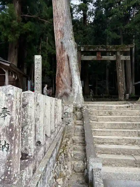 室生龍穴神社(奈良県)