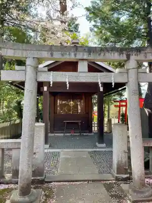 東伏見稲荷神社の{uncategorized: "未分類", other: "その他", undefined: "問題あり", building: "その他建物", grave: "お墓", sacred_gate: "鳥居", guardian: "狛犬", statue: "像", buddha: "仏像", history: "歴史", nature: "自然", garden: "庭園", animal: "動物", pagoda: "塔", temizu: "手水舎", mountain_gate: "山門・神門", sanctuary: "本殿・本堂", subordinate: "末社・摂社", art: "芸術", scenery: "景色", jizo: "地蔵", ema: "絵馬", goshuin: "御朱印", omikuji: "おみくじ", items: "授与品その他", amulet: "お守り", goshuincho: "御朱印帳", eats: "食事", festival: "お祭り", votive_dance: "神楽", shichigosan: "七五三参", wedding: "結婚式", experience: "体験その他", initially: "初詣", around: "周辺", anti_infection: "感染症対策"}