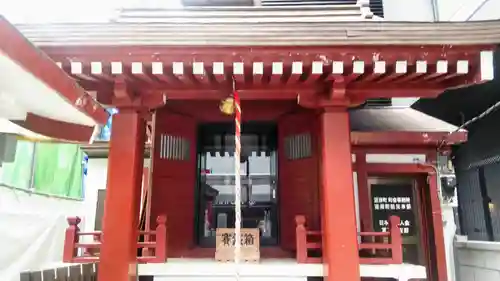 富沢稲荷神社の本殿・本堂