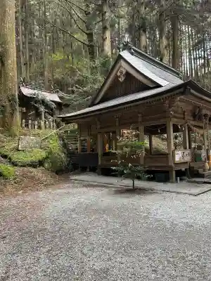 上色見熊野座神社の{uncategorized: "未分類", other: "その他", undefined: "問題あり", building: "その他建物", grave: "お墓", sacred_gate: "鳥居", guardian: "狛犬", statue: "像", buddha: "仏像", history: "歴史", nature: "自然", garden: "庭園", animal: "動物", pagoda: "塔", temizu: "手水舎", mountain_gate: "山門・神門", sanctuary: "本殿・本堂", subordinate: "末社・摂社", art: "芸術", scenery: "景色", jizo: "地蔵", ema: "絵馬", goshuin: "御朱印", omikuji: "おみくじ", items: "授与品その他", amulet: "お守り", goshuincho: "御朱印帳", eats: "食事", festival: "お祭り", votive_dance: "神楽", shichigosan: "七五三参", wedding: "結婚式", experience: "体験その他", initially: "初詣", around: "周辺", anti_infection: "感染症対策"}