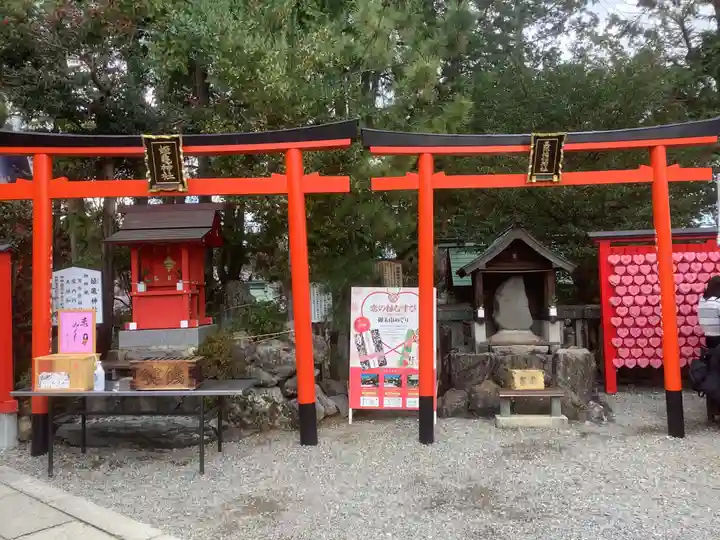 三光稲荷神社の末社・摂社