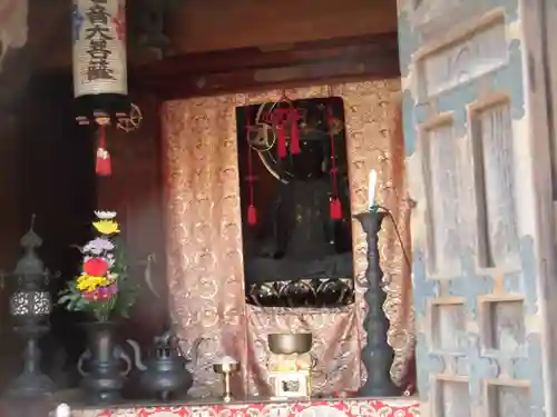 冷水寺の本殿・本堂