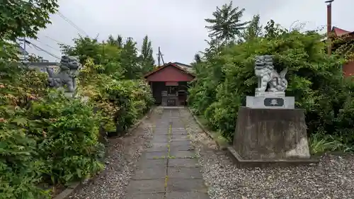 正一位出世 稲荷大明神の庭園