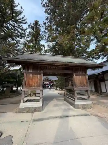 八重垣神社の{uncategorized: "未分類", other: "その他", undefined: "問題あり", building: "その他建物", grave: "お墓", sacred_gate: "鳥居", guardian: "狛犬", statue: "像", buddha: "仏像", history: "歴史", nature: "自然", garden: "庭園", animal: "動物", pagoda: "塔", temizu: "手水舎", mountain_gate: "山門・神門", sanctuary: "本殿・本堂", subordinate: "末社・摂社", art: "芸術", scenery: "景色", jizo: "地蔵", ema: "絵馬", goshuin: "御朱印", omikuji: "おみくじ", items: "授与品その他", amulet: "お守り", goshuincho: "御朱印帳", eats: "食事", festival: "お祭り", votive_dance: "神楽", shichigosan: "七五三参", wedding: "結婚式", experience: "体験その他", initially: "初詣", around: "周辺", anti_infection: "感染症対策"}