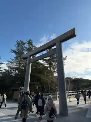 伊勢神宮内宮（皇大神宮）の{uncategorized: "未分類", other: "その他", undefined: "問題あり", building: "その他建物", grave: "お墓", sacred_gate: "鳥居", guardian: "狛犬", statue: "像", buddha: "仏像", history: "歴史", nature: "自然", garden: "庭園", animal: "動物", pagoda: "塔", temizu: "手水舎", mountain_gate: "山門・神門", sanctuary: "本殿・本堂", subordinate: "末社・摂社", art: "芸術", scenery: "景色", jizo: "地蔵", ema: "絵馬", goshuin: "御朱印", omikuji: "おみくじ", items: "授与品その他", amulet: "お守り", goshuincho: "御朱印帳", eats: "食事", festival: "お祭り", votive_dance: "神楽", shichigosan: "七五三参", wedding: "結婚式", experience: "体験その他", initially: "初詣", around: "周辺", anti_infection: "感染症対策"}