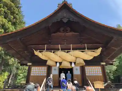 諏訪大社下社秋宮の本殿・本堂