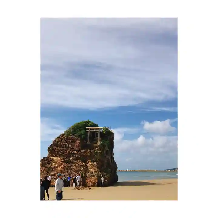 稲佐の浜 弁天島の景色