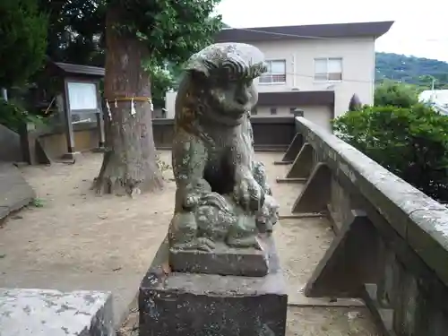御霊神社（葉山・長柄）の狛犬
