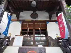 諏訪神社の本殿