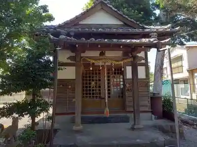 稲荷神社の本殿