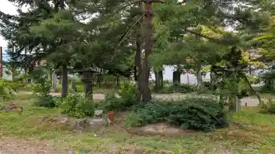 樺戸神社の庭園