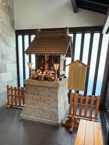 櫻木神社の{uncategorized: "未分類", other: "その他", undefined: "問題あり", building: "その他建物", grave: "お墓", sacred_gate: "鳥居", guardian: "狛犬", statue: "像", buddha: "仏像", history: "歴史", nature: "自然", garden: "庭園", animal: "動物", pagoda: "塔", temizu: "手水舎", mountain_gate: "山門・神門", sanctuary: "本殿・本堂", subordinate: "末社・摂社", art: "芸術", scenery: "景色", jizo: "地蔵", ema: "絵馬", goshuin: "御朱印", omikuji: "おみくじ", items: "授与品その他", amulet: "お守り", goshuincho: "御朱印帳", eats: "食事", festival: "お祭り", votive_dance: "神楽", shichigosan: "七五三参", wedding: "結婚式", experience: "体験その他", initially: "初詣", around: "周辺", anti_infection: "感染症対策"}