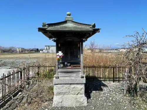 大谷吉継の首塚地蔵の{uncategorized: "未分類", other: "その他", undefined: "問題あり", building: "その他建物", grave: "お墓", sacred_gate: "鳥居", guardian: "狛犬", statue: "像", buddha: "仏像", history: "歴史", nature: "自然", garden: "庭園", animal: "動物", pagoda: "塔", temizu: "手水舎", mountain_gate: "山門・神門", sanctuary: "本殿・本堂", subordinate: "末社・摂社", art: "芸術", scenery: "景色", jizo: "地蔵", ema: "絵馬", goshuin: "御朱印", omikuji: "おみくじ", items: "授与品その他", amulet: "お守り", goshuincho: "御朱印帳", eats: "食事", festival: "お祭り", votive_dance: "神楽", shichigosan: "七五三参", wedding: "結婚式", experience: "体験その他", initially: "初詣", around: "周辺", anti_infection: "感染症対策"}