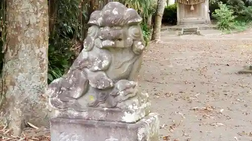 六所神社の狛犬