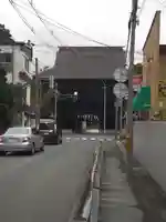 鳥海月山両所宮の山門・神門
