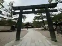 出雲大社の{uncategorized: "未分類", other: "その他", undefined: "問題あり", building: "その他建物", grave: "お墓", sacred_gate: "鳥居", guardian: "狛犬", statue: "像", buddha: "仏像", history: "歴史", nature: "自然", garden: "庭園", animal: "動物", pagoda: "塔", temizu: "手水舎", mountain_gate: "山門・神門", sanctuary: "本殿・本堂", subordinate: "末社・摂社", art: "芸術", scenery: "景色", jizo: "地蔵", ema: "絵馬", goshuin: "御朱印", omikuji: "おみくじ", items: "授与品その他", amulet: "お守り", goshuincho: "御朱印帳", eats: "食事", festival: "お祭り", votive_dance: "神楽", shichigosan: "七五三参", wedding: "結婚式", experience: "体験その他", initially: "初詣", around: "周辺", anti_infection: "感染症対策"}