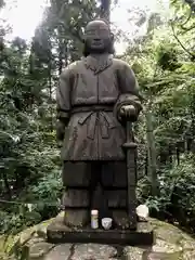 白鳥神社の像