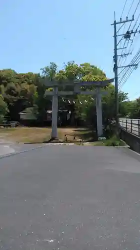 八幡鶴市神社の鳥居