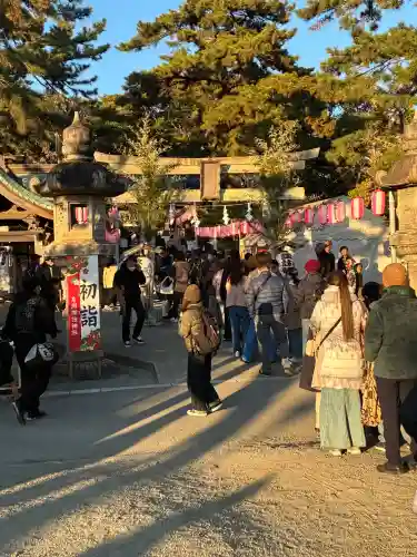 片瀬諏訪神社の{uncategorized: "未分類", other: "その他", undefined: "問題あり", building: "その他建物", grave: "お墓", sacred_gate: "鳥居", guardian: "狛犬", statue: "像", buddha: "仏像", history: "歴史", nature: "自然", garden: "庭園", animal: "動物", pagoda: "塔", temizu: "手水舎", mountain_gate: "山門・神門", sanctuary: "本殿・本堂", subordinate: "末社・摂社", art: "芸術", scenery: "景色", jizo: "地蔵", ema: "絵馬", goshuin: "御朱印", omikuji: "おみくじ", items: "授与品その他", amulet: "お守り", goshuincho: "御朱印帳", eats: "食事", festival: "お祭り", votive_dance: "神楽", shichigosan: "七五三参", wedding: "結婚式", experience: "体験その他", initially: "初詣", around: "周辺", anti_infection: "感染症対策"}