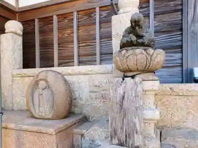 無量寺の{uncategorized: "未分類", other: "その他", undefined: "問題あり", building: "その他建物", grave: "お墓", sacred_gate: "鳥居", guardian: "狛犬", statue: "像", buddha: "仏像", history: "歴史", nature: "自然", garden: "庭園", animal: "動物", pagoda: "塔", temizu: "手水舎", mountain_gate: "山門・神門", sanctuary: "本殿・本堂", subordinate: "末社・摂社", art: "芸術", scenery: "景色", jizo: "地蔵", ema: "絵馬", goshuin: "御朱印", omikuji: "おみくじ", items: "授与品その他", amulet: "お守り", goshuincho: "御朱印帳", eats: "食事", festival: "お祭り", votive_dance: "神楽", shichigosan: "七五三参", wedding: "結婚式", experience: "体験その他", initially: "初詣", around: "周辺", anti_infection: "感染症対策"}