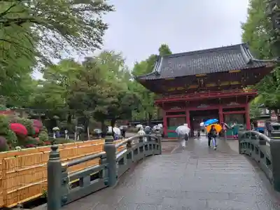 根津神社の山門・神門