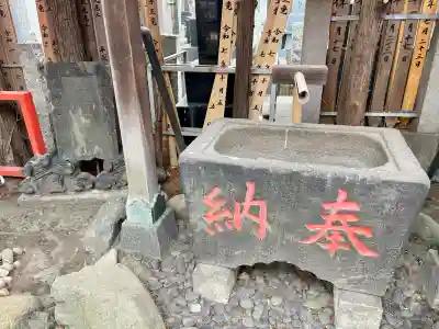 隼人稲荷神社の{uncategorized: "未分類", other: "その他", undefined: "問題あり", building: "その他建物", grave: "お墓", sacred_gate: "鳥居", guardian: "狛犬", statue: "像", buddha: "仏像", history: "歴史", nature: "自然", garden: "庭園", animal: "動物", pagoda: "塔", temizu: "手水舎", mountain_gate: "山門・神門", sanctuary: "本殿・本堂", subordinate: "末社・摂社", art: "芸術", scenery: "景色", jizo: "地蔵", ema: "絵馬", goshuin: "御朱印", omikuji: "おみくじ", items: "授与品その他", amulet: "お守り", goshuincho: "御朱印帳", eats: "食事", festival: "お祭り", votive_dance: "神楽", shichigosan: "七五三参", wedding: "結婚式", experience: "体験その他", initially: "初詣", around: "周辺", anti_infection: "感染症対策"}
