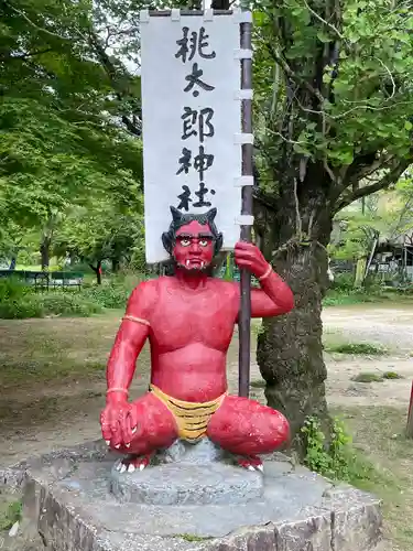 桃太郎神社（栗栖）の像