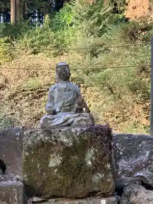 村山浅間神社の像