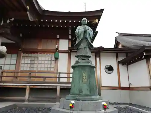 常薫寺の像