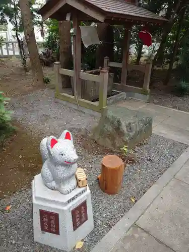 三軒地稲荷神社の狛犬