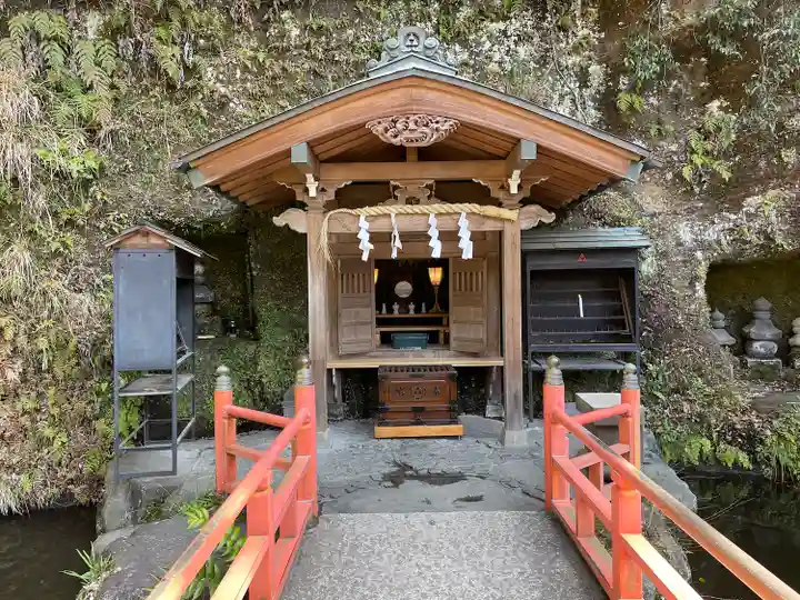 銭洗弁財天宇賀福神社(神奈川県)