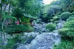 西法院の庭園