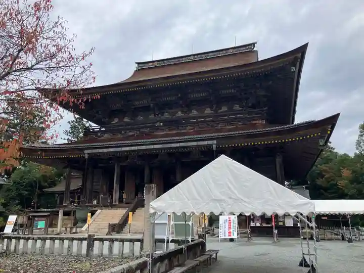 金峯山寺の本殿・本堂