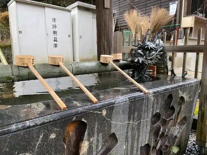 内々神社の手水舎