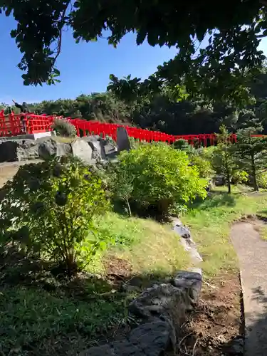 高山稲荷神社の庭園