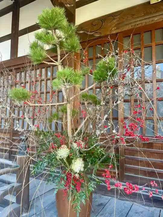蟠龍寺の{uncategorized: "未分類", other: "その他", undefined: "問題あり", building: "その他建物", grave: "お墓", sacred_gate: "鳥居", guardian: "狛犬", statue: "像", buddha: "仏像", history: "歴史", nature: "自然", garden: "庭園", animal: "動物", pagoda: "塔", temizu: "手水舎", mountain_gate: "山門・神門", sanctuary: "本殿・本堂", subordinate: "末社・摂社", art: "芸術", scenery: "景色", jizo: "地蔵", ema: "絵馬", goshuin: "御朱印", omikuji: "おみくじ", items: "授与品その他", amulet: "お守り", goshuincho: "御朱印帳", eats: "食事", festival: "お祭り", votive_dance: "神楽", shichigosan: "七五三参", wedding: "結婚式", experience: "体験その他", initially: "初詣", around: "周辺", anti_infection: "感染症対策"}