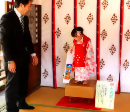 三津厳島神社の七五三参