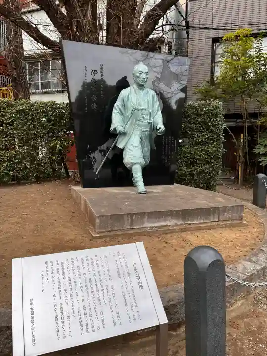 富岡八幡宮の{uncategorized: "未分類", other: "その他", undefined: "問題あり", building: "その他建物", grave: "お墓", sacred_gate: "鳥居", guardian: "狛犬", statue: "像", buddha: "仏像", history: "歴史", nature: "自然", garden: "庭園", animal: "動物", pagoda: "塔", temizu: "手水舎", mountain_gate: "山門・神門", sanctuary: "本殿・本堂", subordinate: "末社・摂社", art: "芸術", scenery: "景色", jizo: "地蔵", ema: "絵馬", goshuin: "御朱印", omikuji: "おみくじ", items: "授与品その他", amulet: "お守り", goshuincho: "御朱印帳", eats: "食事", festival: "お祭り", votive_dance: "神楽", shichigosan: "七五三参", wedding: "結婚式", experience: "体験その他", initially: "初詣", around: "周辺", anti_infection: "感染症対策"}