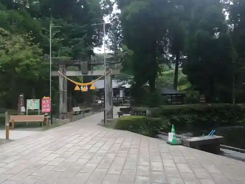 白川吉見神社の建物その他