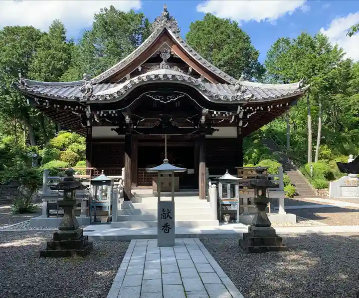 護国之寺の本殿・本堂